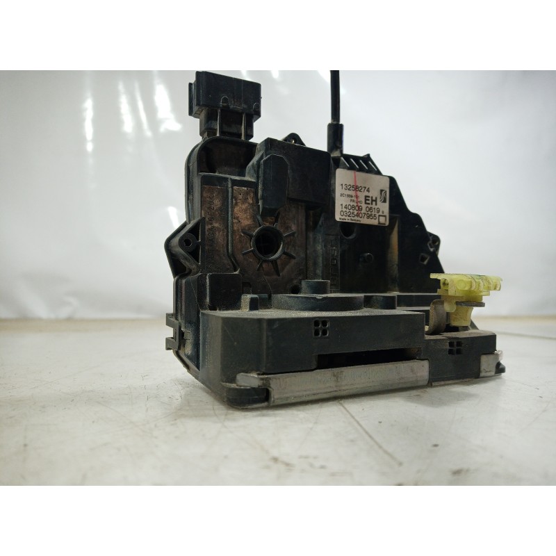 Recambio de cerradura puerta delantera derecha para opel corsa d referencia OEM IAM 13258274 13258274 13258274
