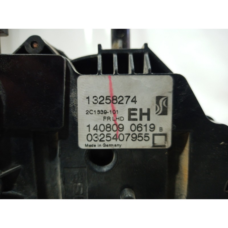 Recambio de cerradura puerta delantera derecha para opel corsa d referencia OEM IAM 13258274 13258274 13258274