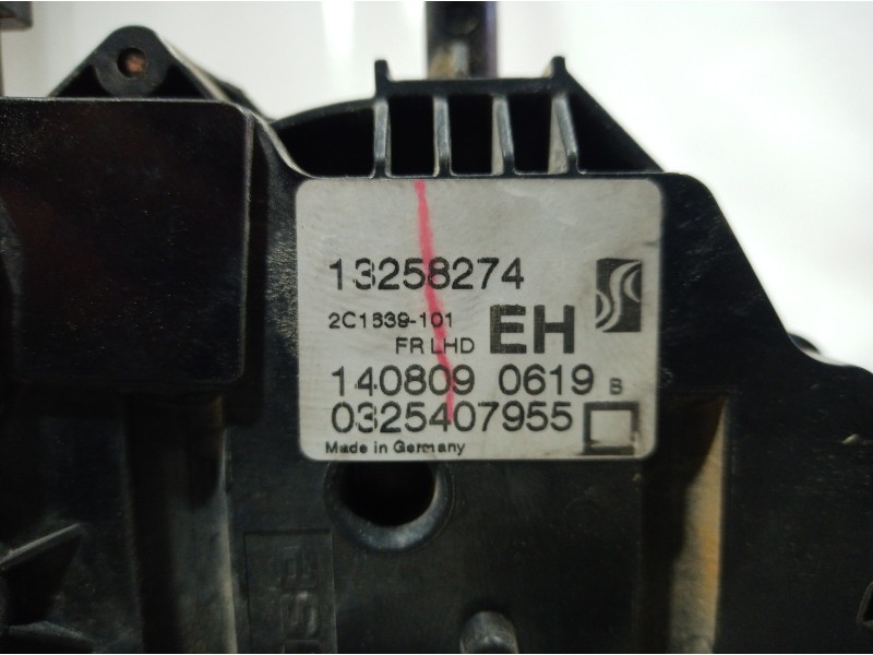 Recambio de cerradura puerta delantera derecha para opel corsa d referencia OEM IAM 13258274 13258274 13258274
