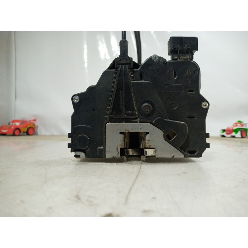 Recambio de cerradura puerta delantera derecha para opel corsa d referencia OEM IAM 13258274 13258274 13258274