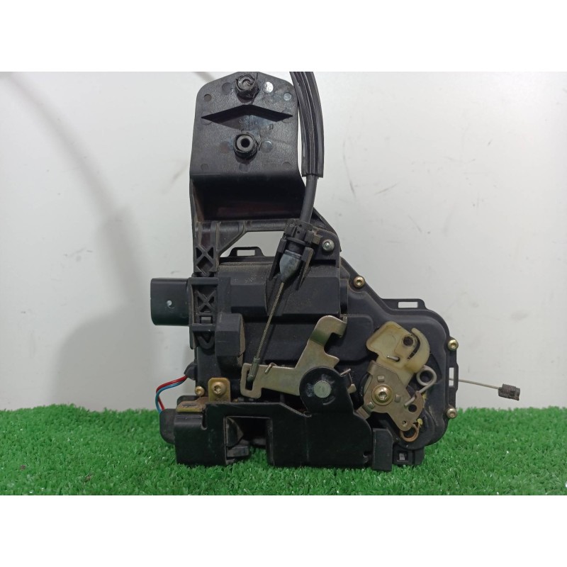 Recambio de cerradura puerta delantera derecha para volkswagen passat berlina (3b2) comfortline referencia OEM IAM 3B1837016A 3B