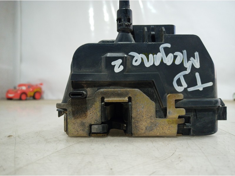 Recambio de cerradura puerta trasera derecha para renault megane ii classic berlina 1.9 dci diesel referencia OEM IAM   