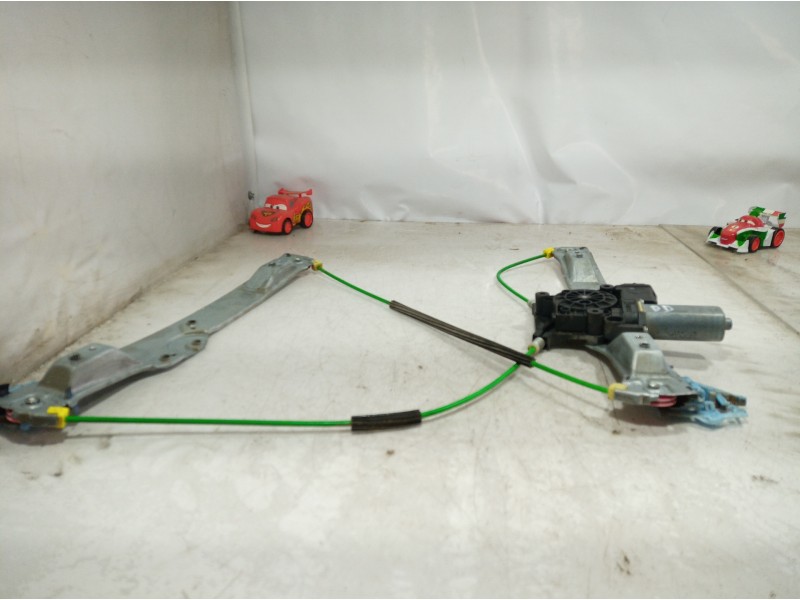 Recambio de elevalunas delantero derecho para opel corsa d referencia OEM IAM 72005001 72005001 72005001