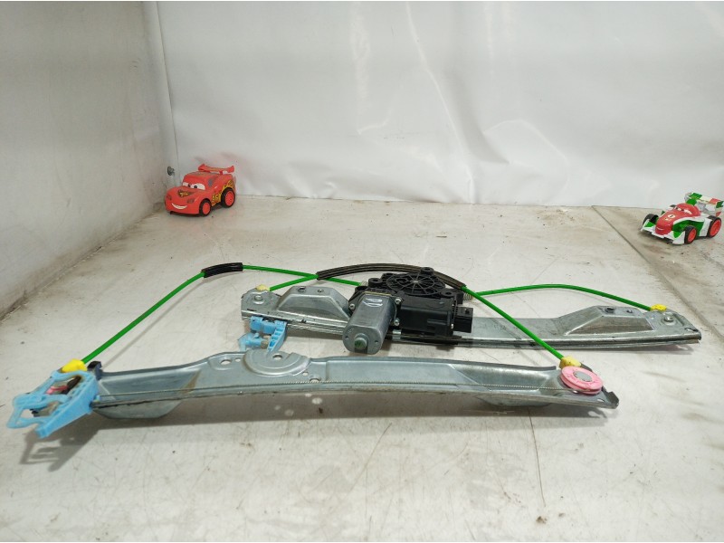 Recambio de elevalunas delantero derecho para opel corsa d referencia OEM IAM 72005001 72005001 72005001