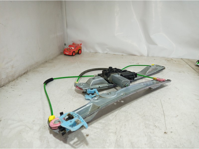 Recambio de elevalunas delantero derecho para opel corsa d referencia OEM IAM 72005001 72005001 72005001