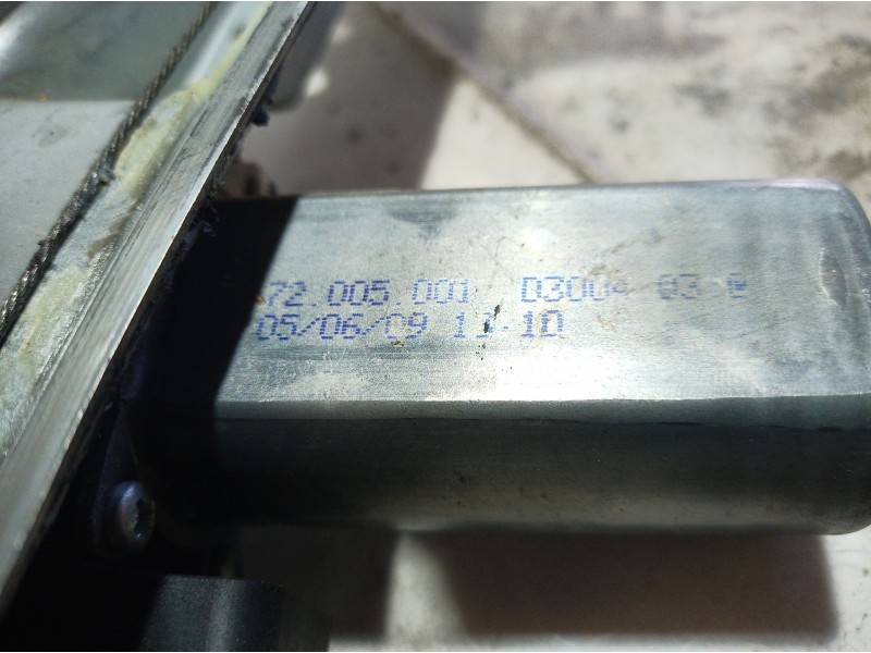 Recambio de elevalunas delantero derecho para opel corsa d referencia OEM IAM 72005001 72005001 72005001