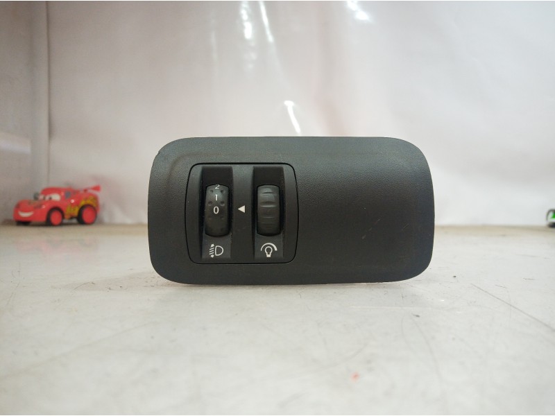 Recambio de mando luces para renault megane ii classic berlina 1.9 dci diesel referencia OEM IAM 8200176081 8200176081 820017608