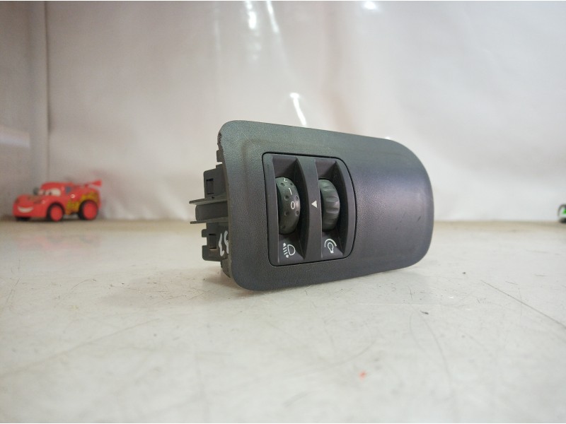 Recambio de mando luces para renault megane ii classic berlina 1.9 dci diesel referencia OEM IAM 8200176081 8200176081 820017608