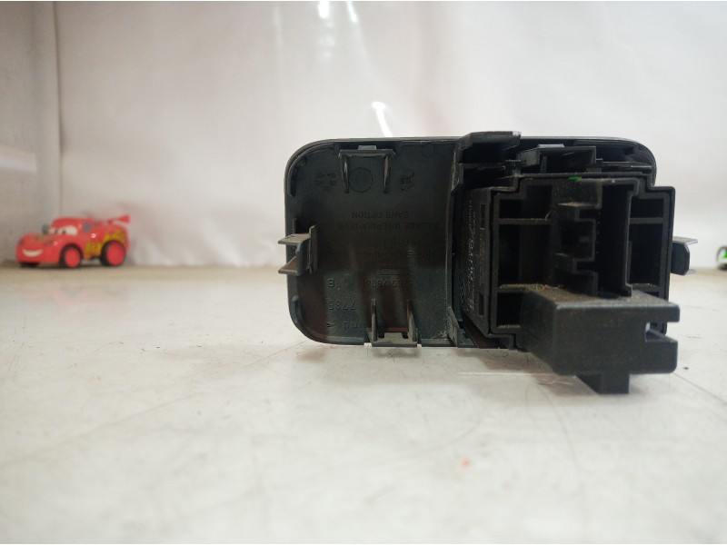 Recambio de mando luces para renault megane ii classic berlina 1.9 dci diesel referencia OEM IAM 8200176081 8200176081 820017608