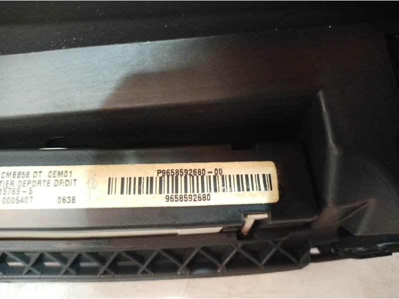 Recambio de moldura para citroën c4 picasso millenium referencia OEM IAM 9654110277 9654110277 9654110277