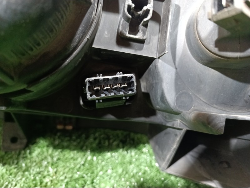 Recambio de faro derecho para volvo s60 berlina referencia OEM IAM 8620687 8620687 89004806