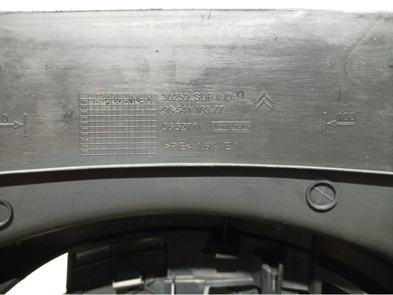 Recambio de moldura para citroën c4 picasso millenium referencia OEM IAM 9654110377 9654110377 9654110377