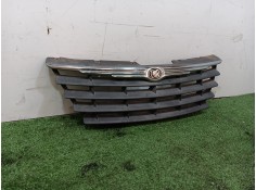 Recambio de rejilla delantera para chrysler voyager (rg) 2.5 crd grand voyager limited referencia OEM IAM 04857960AA 04857960AA  2