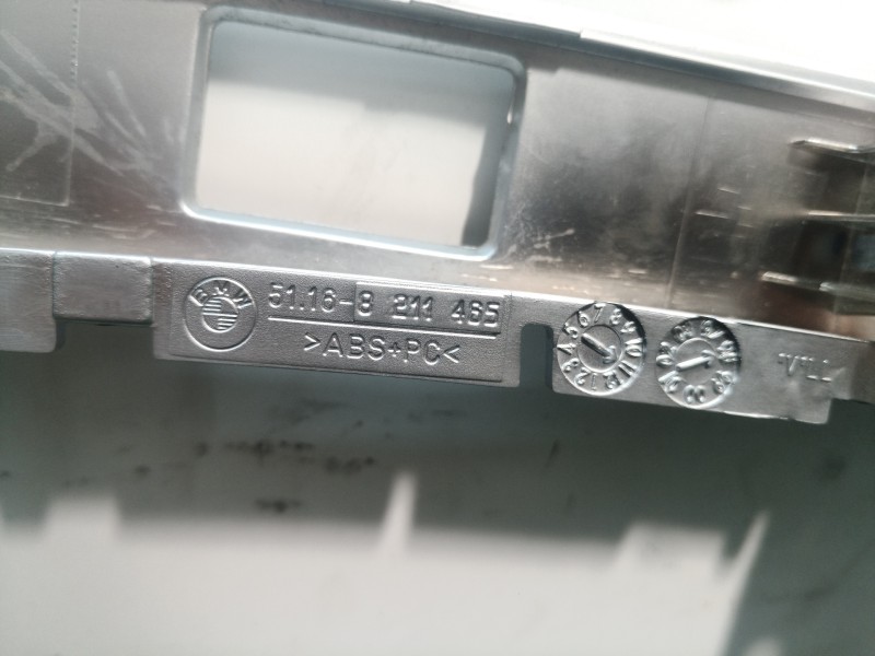 Recambio de moldura para bmw serie 3 berlina (e46) 318i referencia OEM IAM 51168211465 51168211465 51168211465