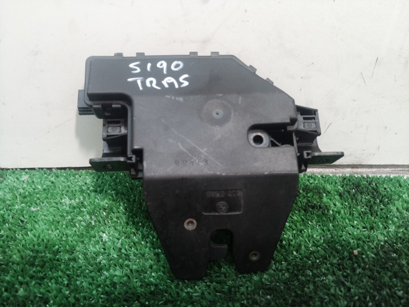 Recambio de cerradura maletero / porton para bmw serie 3 berlina (e46) 318i referencia OEM IAM 8196401 8196401 8196401