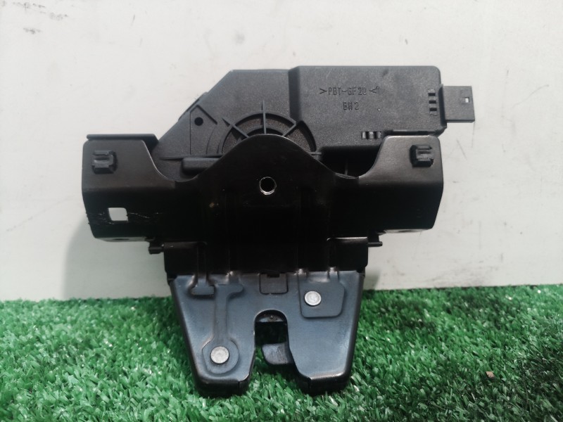 Recambio de cerradura maletero / porton para bmw serie 3 berlina (e46) 318i referencia OEM IAM 8196401 8196401 8196401