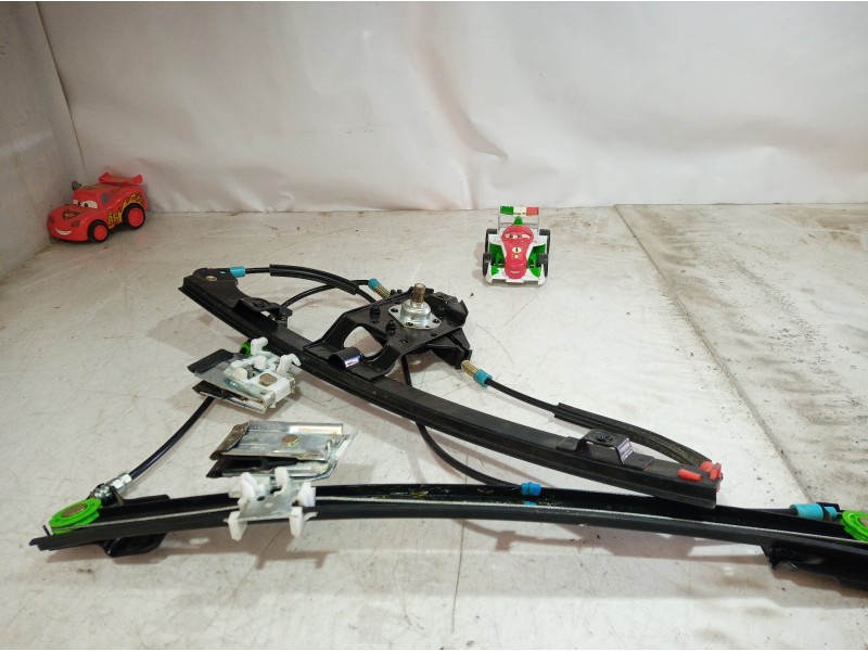 Recambio de elevalunas delantero derecho para volkswagen golf iii berlina (1h1) 1.4 referencia OEM IAM   