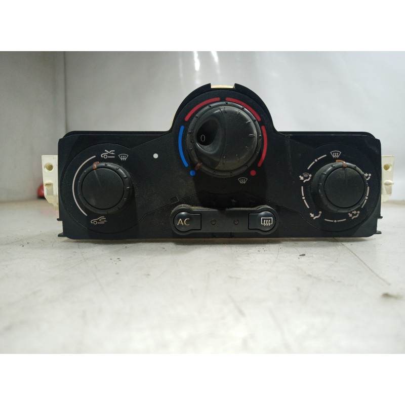 Recambio de mando calefaccion / aire acondicionado para renault megane ii berlina 5p referencia OEM IAM 68420001 68420001 684200