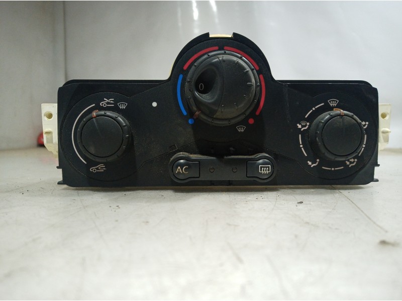 Recambio de mando calefaccion / aire acondicionado para renault megane ii berlina 5p referencia OEM IAM 68420001 68420001 684200
