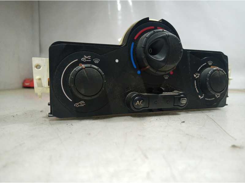 Recambio de mando calefaccion / aire acondicionado para renault megane ii berlina 5p referencia OEM IAM 68420001 68420001 684200
