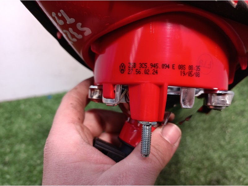 Recambio de piloto trasero derecho interior para volkswagen passat berlina (3c2) advance referencia OEM IAM 3C5945094E 3C5945094