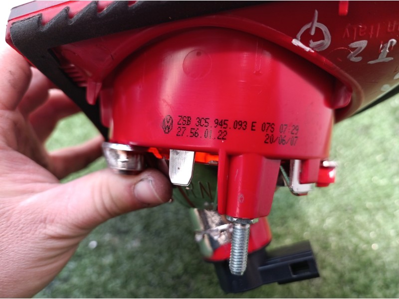 Recambio de piloto trasero izquierdo interior para volkswagen passat berlina (3c2) advance referencia OEM IAM 3C5945093E 3C59450