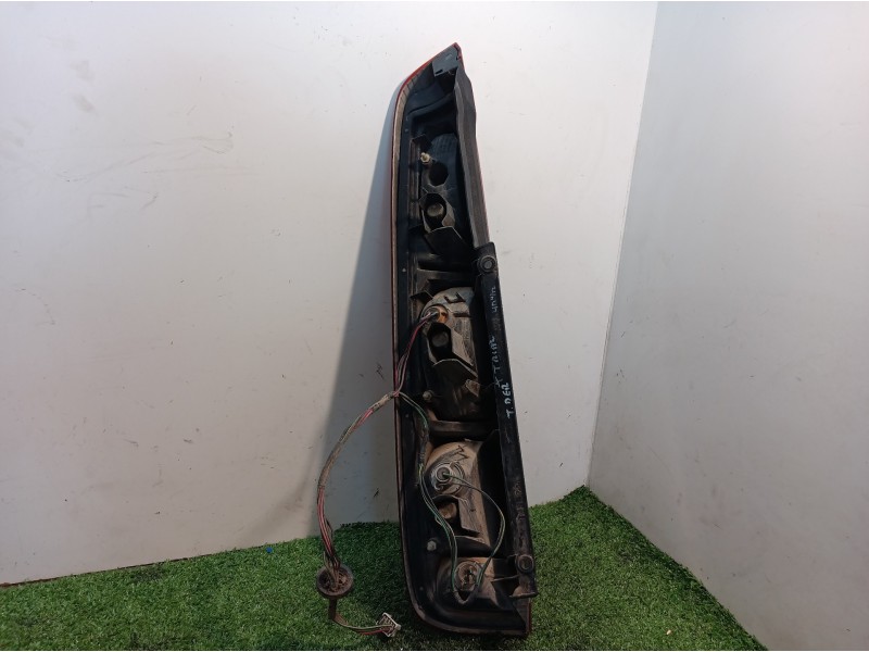 Recambio de piloto trasero derecho para nissan x-trail (t30) comfort referencia OEM IAM   