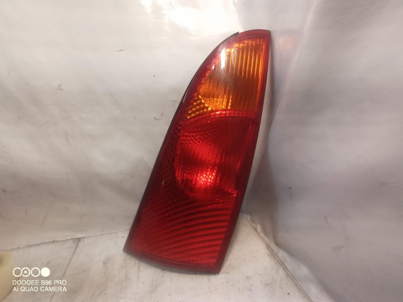 Recambio de piloto trasero derecho para ford focus berlina (cak) ambiente referencia OEM IAM 1M5113404 1M5113404 1M5113404