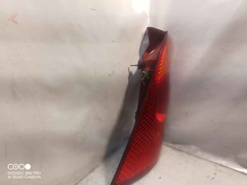 Recambio de piloto trasero derecho para ford focus berlina (cak) ambiente referencia OEM IAM 1M5113404 1M5113404 1M5113404