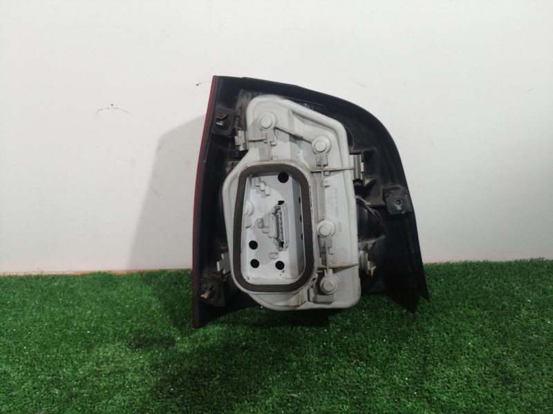 Recambio de piloto trasero derecho para volkswagen polo (9n1) conceptline referencia OEM IAM 6Q6945096B 6Q6945096B 6Q6945112A