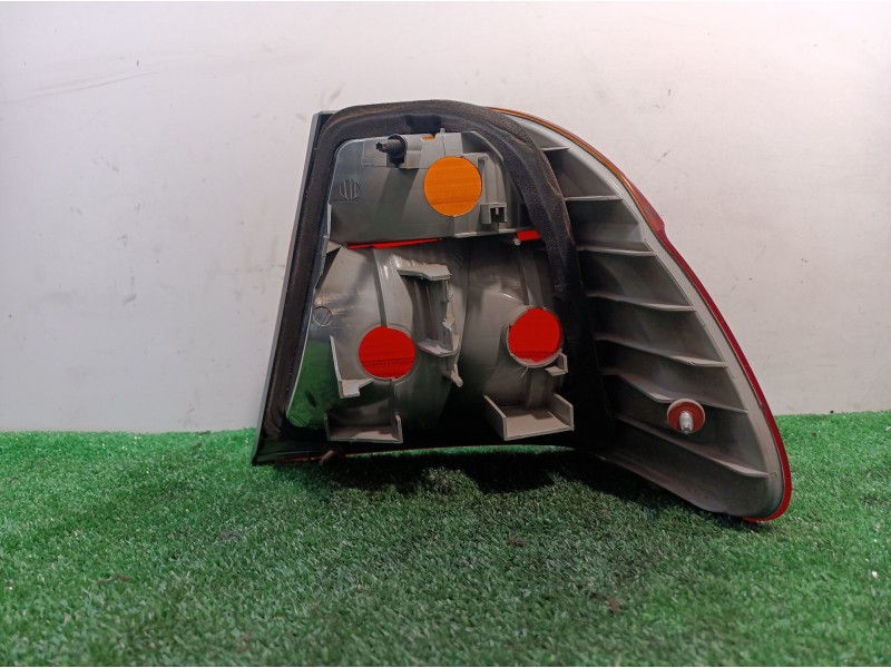 Recambio de piloto trasero izquierdo para bmw serie 3 berlina (e46) 320d referencia OEM IAM 8364921 8364921 8364921