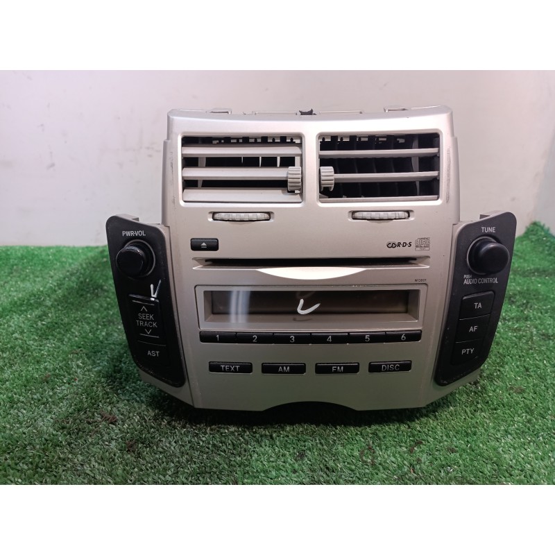 Recambio de sistema audio / radio cd para toyota yaris (ksp9/scp9/nlp9) básico referencia OEM IAM 861200D200 861200D200 861200D2