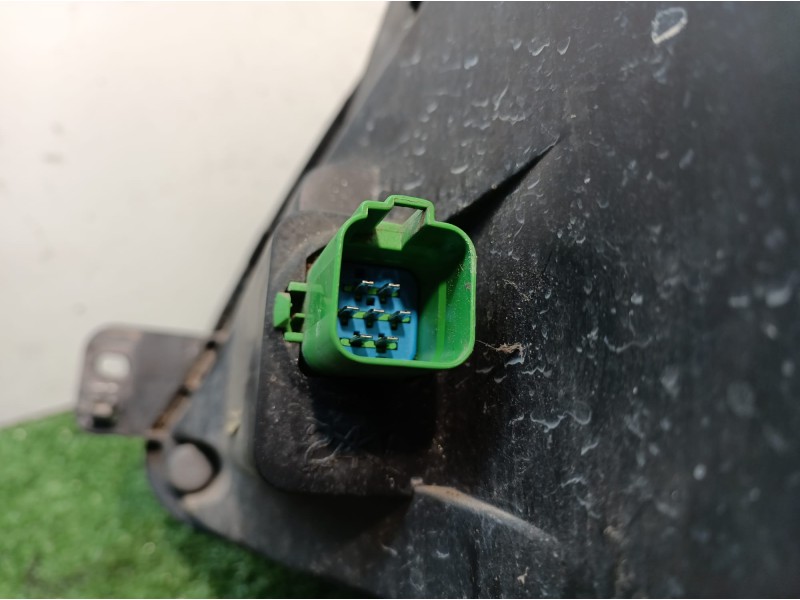 Recambio de faro derecho para ford fiesta (cbk) ambiente referencia OEM IAM   