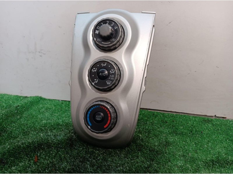 Recambio de mando calefaccion / aire acondicionado para toyota yaris (ksp9/scp9/nlp9) básico referencia OEM IAM 554060D190 55406