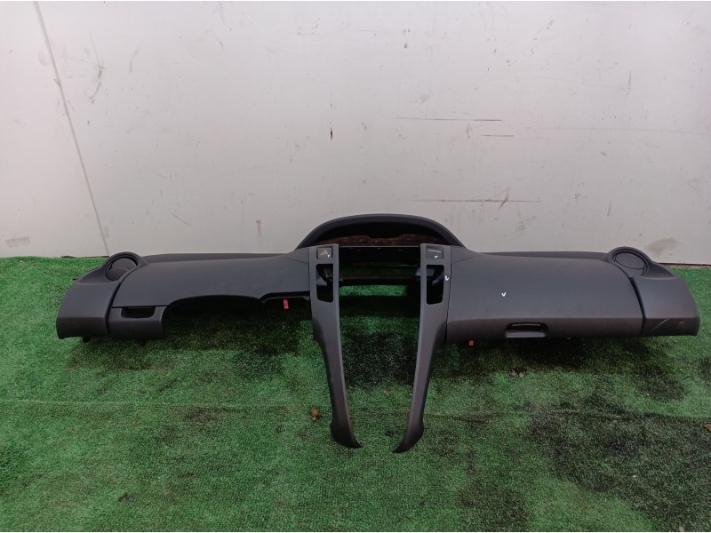 Recambio de salpicadero para toyota yaris (ksp9/scp9/nlp9) básico referencia OEM IAM   