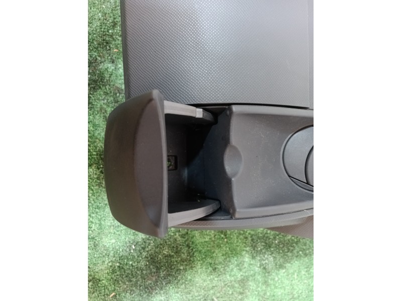 Recambio de salpicadero para toyota yaris (ksp9/scp9/nlp9) básico referencia OEM IAM   