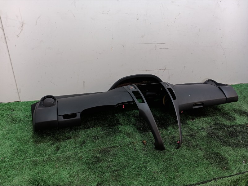 Recambio de salpicadero para toyota yaris (ksp9/scp9/nlp9) básico referencia OEM IAM   