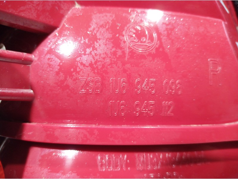 Recambio de piloto trasero derecho para skoda octavia berlina (1u2) referencia OEM IAM 1U6945112 1U6945112 1U6945112