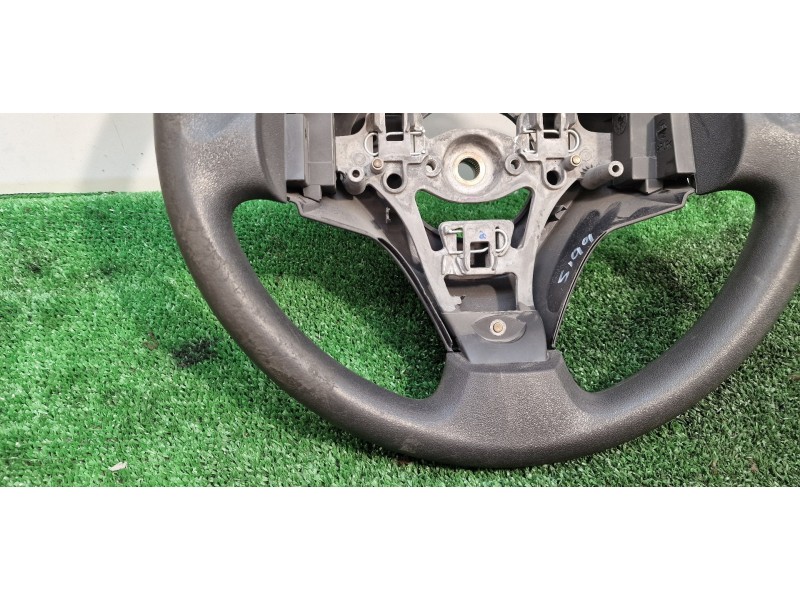 Recambio de volante para toyota yaris (ksp9/scp9/nlp9) básico referencia OEM IAM 305232299FKA 305232299FKA 3052322A4