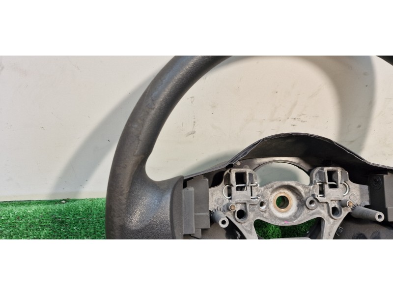 Recambio de volante para toyota yaris (ksp9/scp9/nlp9) básico referencia OEM IAM 305232299FKA 305232299FKA 3052322A4