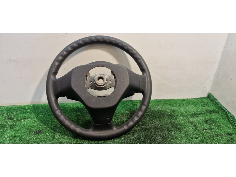 Recambio de volante para toyota yaris (ksp9/scp9/nlp9) básico referencia OEM IAM 305232299FKA 305232299FKA 3052322A4