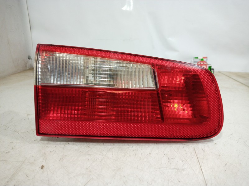 Recambio de piloto trasero izquierdo para renault laguna ii grandtour (kg0) referencia OEM IAM 8200002475 8200002475 8200002475