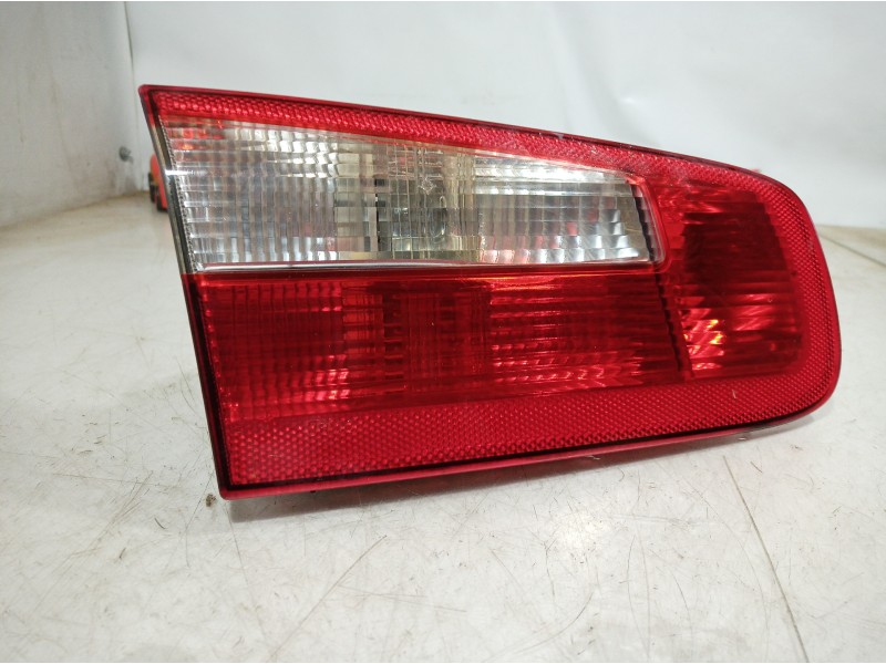 Recambio de piloto trasero izquierdo para renault laguna ii grandtour (kg0) referencia OEM IAM 8200002475 8200002475 8200002475