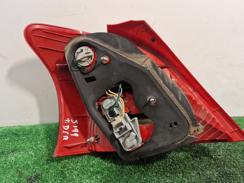 Recambio de piloto trasero derecho para toyota yaris (ksp9/scp9/nlp9) básico referencia OEM IAM   