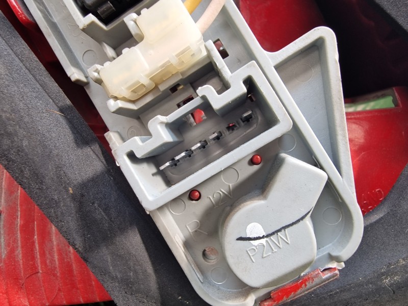 Recambio de piloto trasero derecho para toyota yaris (ksp9/scp9/nlp9) básico referencia OEM IAM   