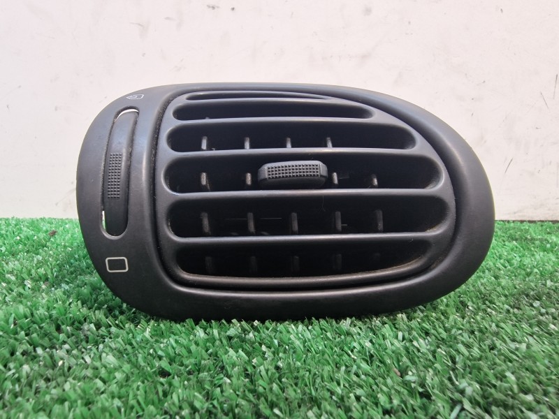 Recambio de rejilla aireadora para peugeot 206 berlina 1.4 referencia OEM IAM 9632184877 9632184877 9632184877