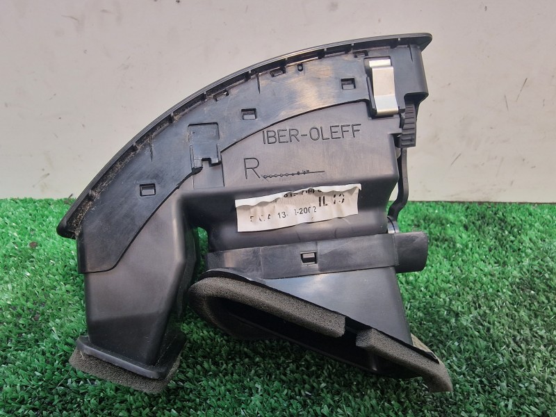 Recambio de rejilla aireadora para volkswagen polo (9n1) conceptline referencia OEM IAM 6Q0819704 6Q0819704 6Q0819704