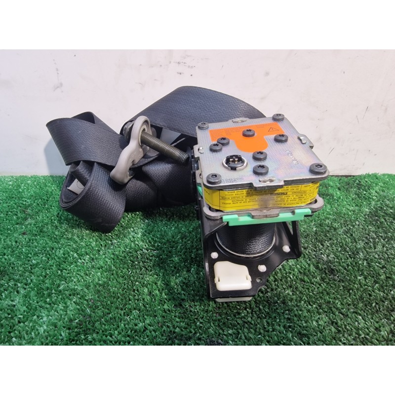 Recambio de cinturon seguridad delantero derecho para toyota yaris (ksp9/scp9/nlp9) básico referencia OEM IAM 305562399FKA 30556