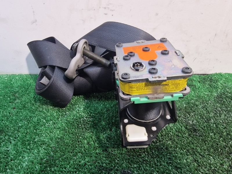 Recambio de cinturon seguridad delantero derecho para toyota yaris (ksp9/scp9/nlp9) básico referencia OEM IAM 305562399FKA 30556