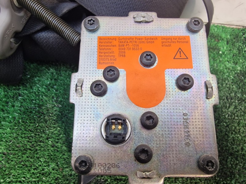 Recambio de cinturon seguridad delantero derecho para toyota yaris (ksp9/scp9/nlp9) básico referencia OEM IAM 305562399FKA 30556